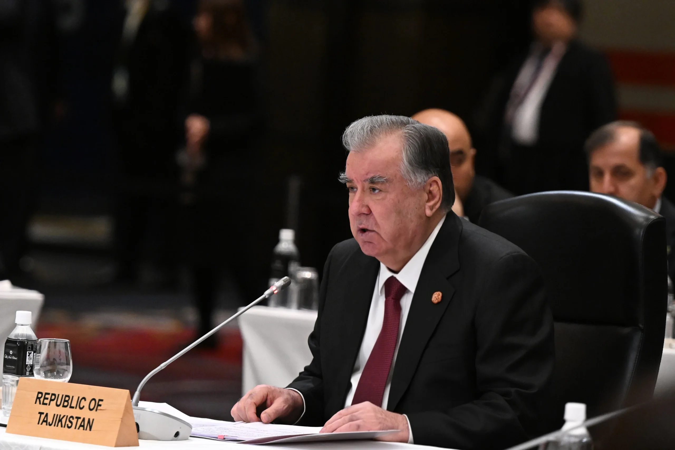 Orta Asya-Japonya Zirvesi'nde konuşan Tacikistan Cumhurbaşkanı Rahman, barış, kalkınma ve