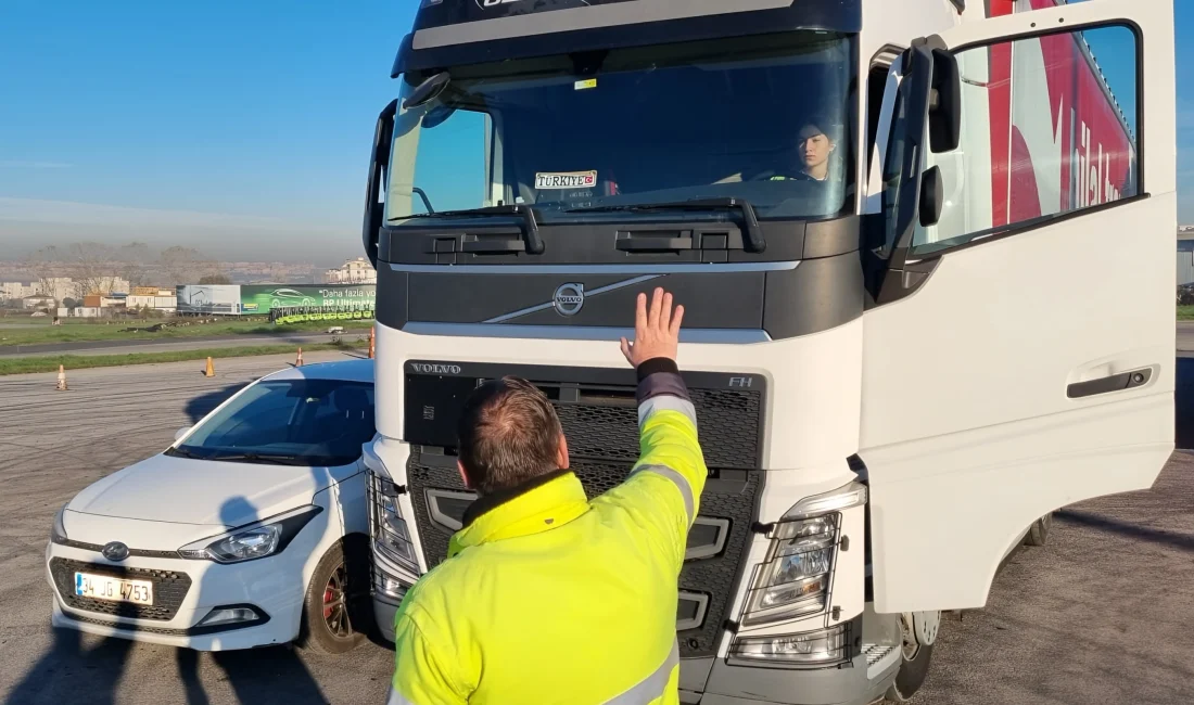 Kadın Tır Sürücüleri Mezun Oldu, Lojistik Sektörüne Güç Katacaklar Türkiye’nin ilk üniversite onaylı ve iş garantili kadın tır sürücüsü