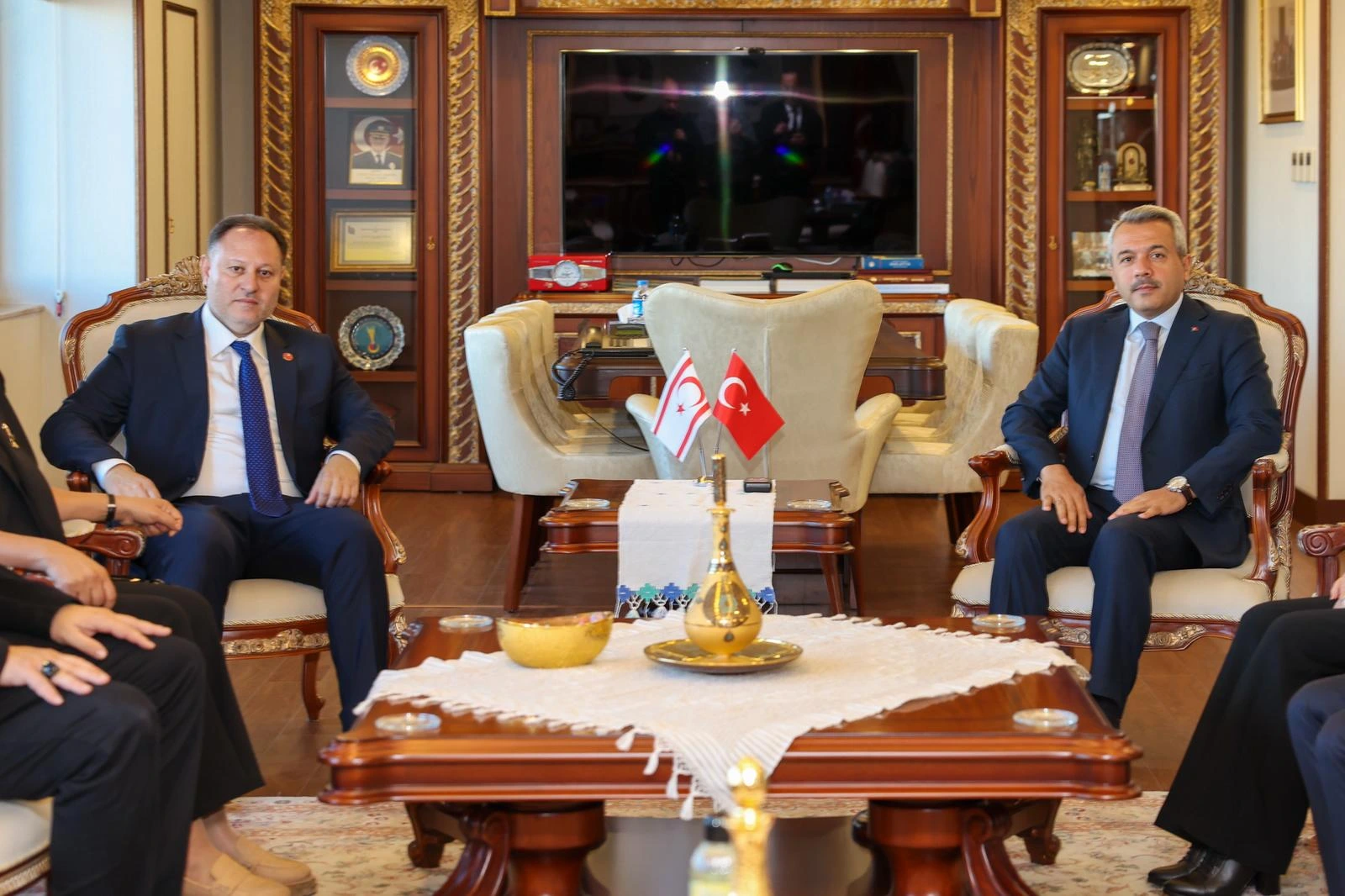 KKTC Meclis Başkanı Ziya Öztürkler, Rize’de yaptığı açıklamada, Türkiye’nin garantörlüğü