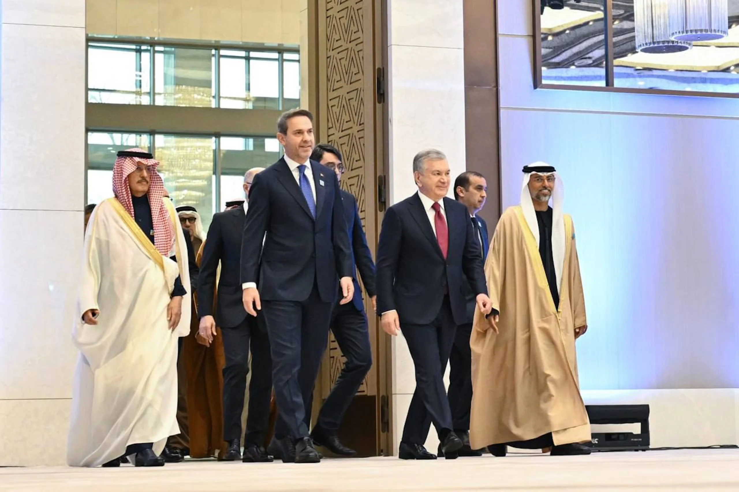 Enerji Bakanı Alparslan Bayraktar, Özbekistan’da Türkiye’nin enerji dönüşüm sürecini ve