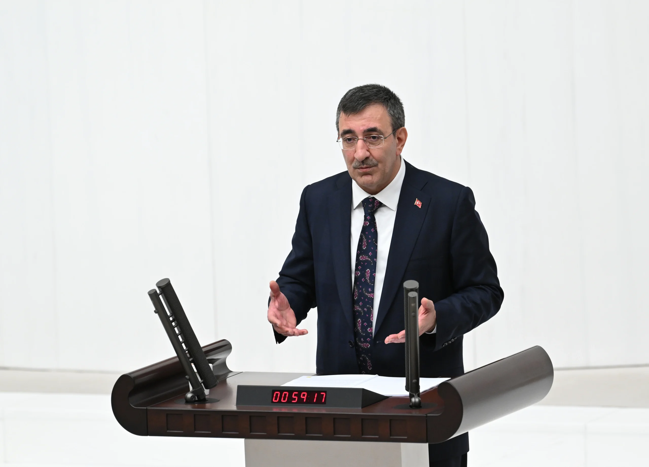 Cumhurbaşkanı Yardımcısı Cevdet Yılmaz, 2026 bütçesini TBMM'de sundu: “Bu bütçe,