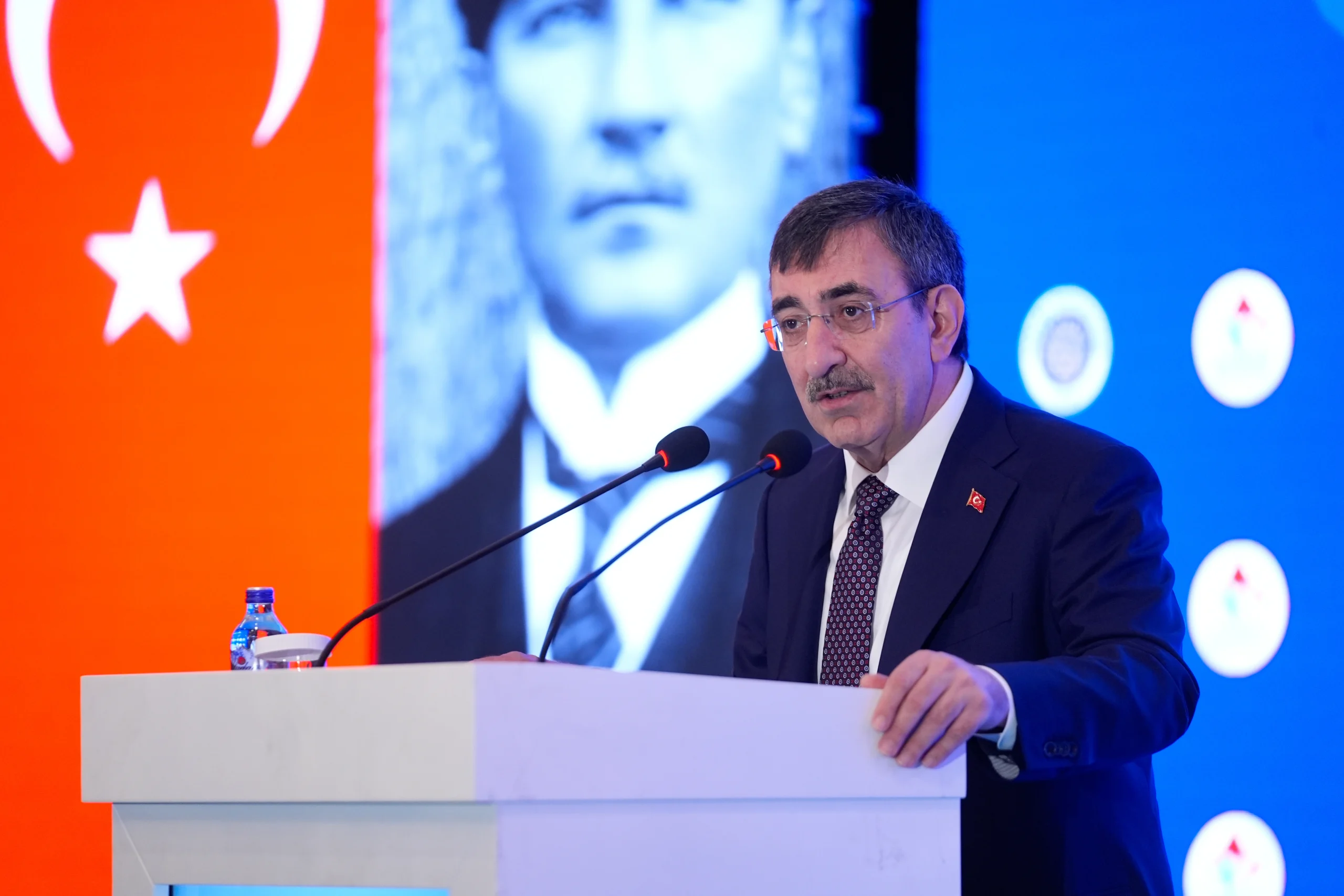 Cumhurbaşkanı Yardımcısı Cevdet Yılmaz, bağımlılıkla mücadelede çok yönlü, bütüncül ve