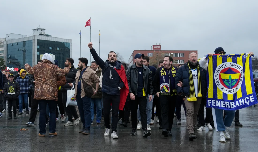 Uyuşturucu soruşturması kapsamında gözaltına alınan Sadettin Saran, güvenlik önlemleri altında