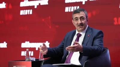 Yatırım ve Finansta Türkiye Yüzyılı Zirvesi’nde konuşan yetkililer, Türkiye’nin uzun