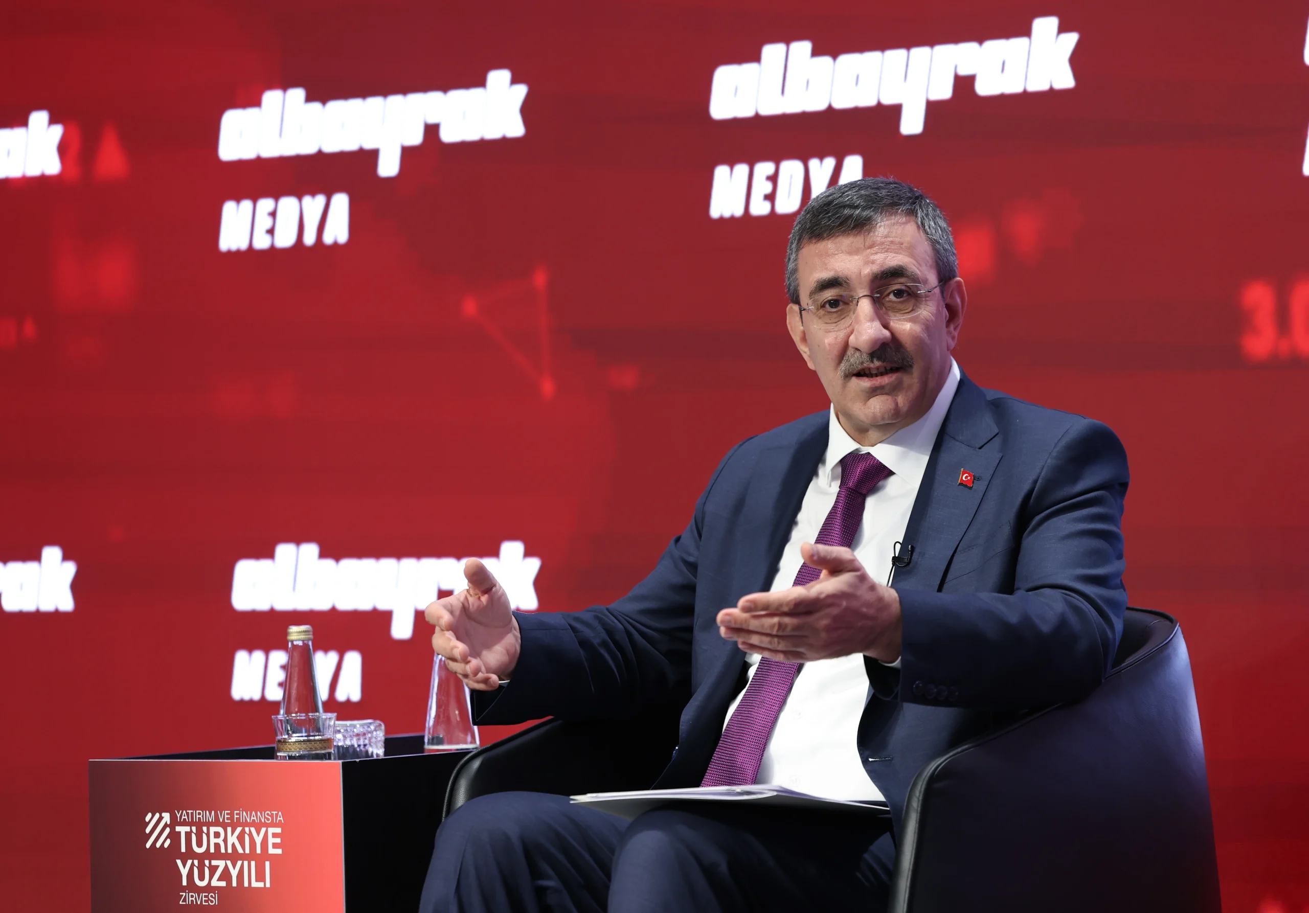 Yatırım ve Finansta Türkiye Yüzyılı Zirvesi’nde konuşan yetkililer, Türkiye’nin uzun