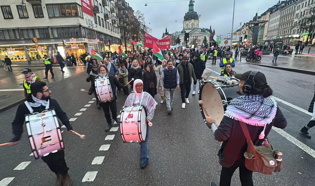 İsveç’te Gazze Saldırılarına Karşı İsrail Protesto Edildi İsrail’in Gazze’ye yönelik saldırılarına tepki gösteren yüzlerce kişi, Stockholm’de İsrail’i