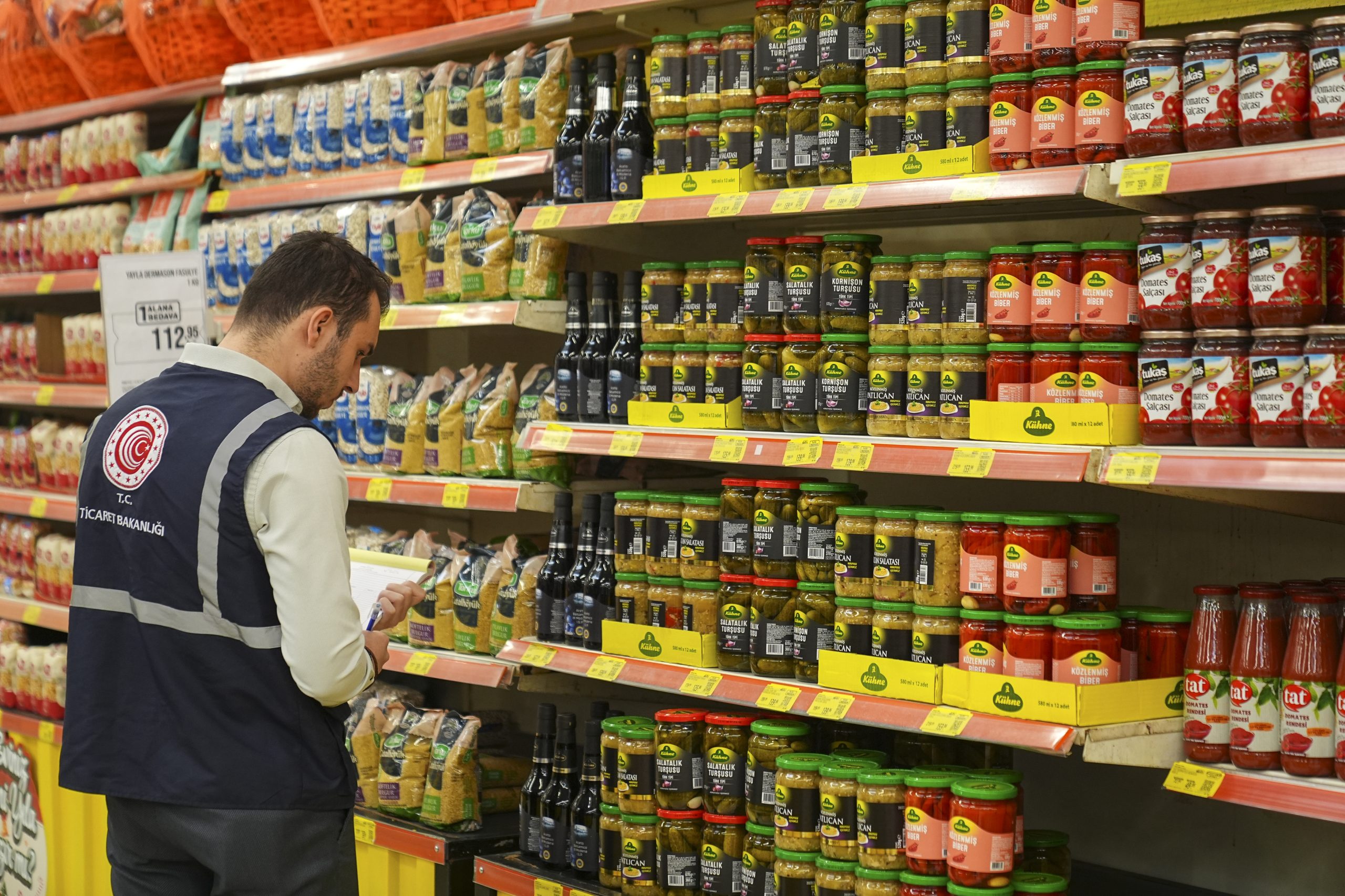Ticaret Bakanlığı, ramazan ayı öncesinde gıda ve temel tüketim ürünlerinde