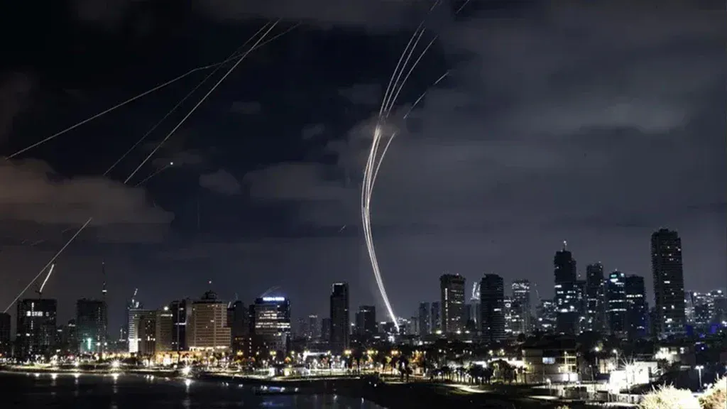 Ukrayna, Rusya'nın başkent Kiev dahil birçok bölgeye yoğun hava saldırısı