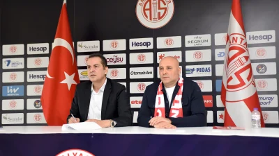 Trendyol Süper Lig temsilcisi Antalyaspor’da teknik direktörlük görevine getirilen Sami