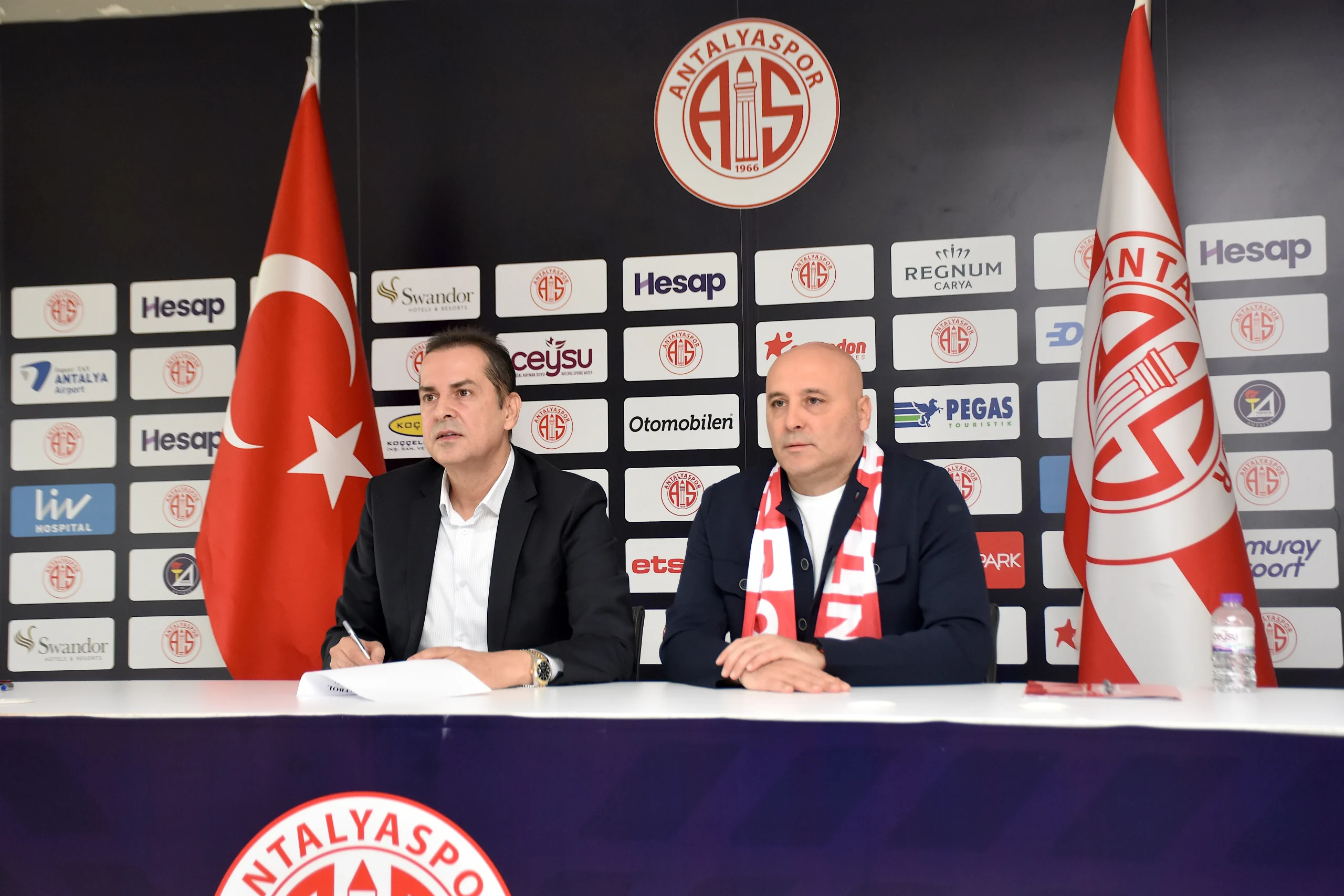 Trendyol Süper Lig temsilcisi Antalyaspor’da teknik direktörlük görevine getirilen Sami