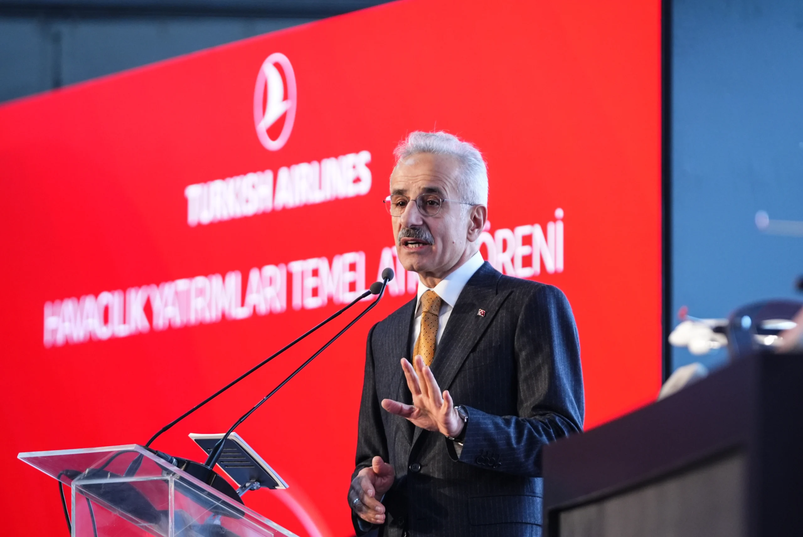Bakan Uraloğlu, THY’nin 100 milyar lirayı aşan yatırımlarıyla Türkiye’nin havacılıkta