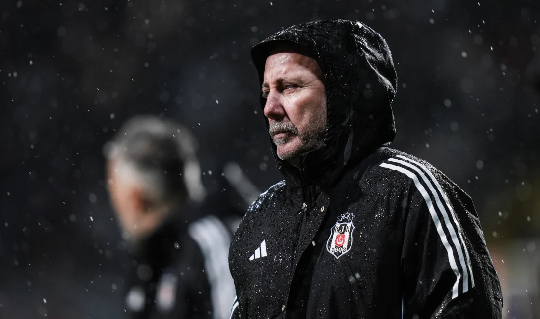 Eyüpspor'la 2-2 berabere kalan Beşiktaş’ta Sergen Yalçın, oyunun başında ciddi