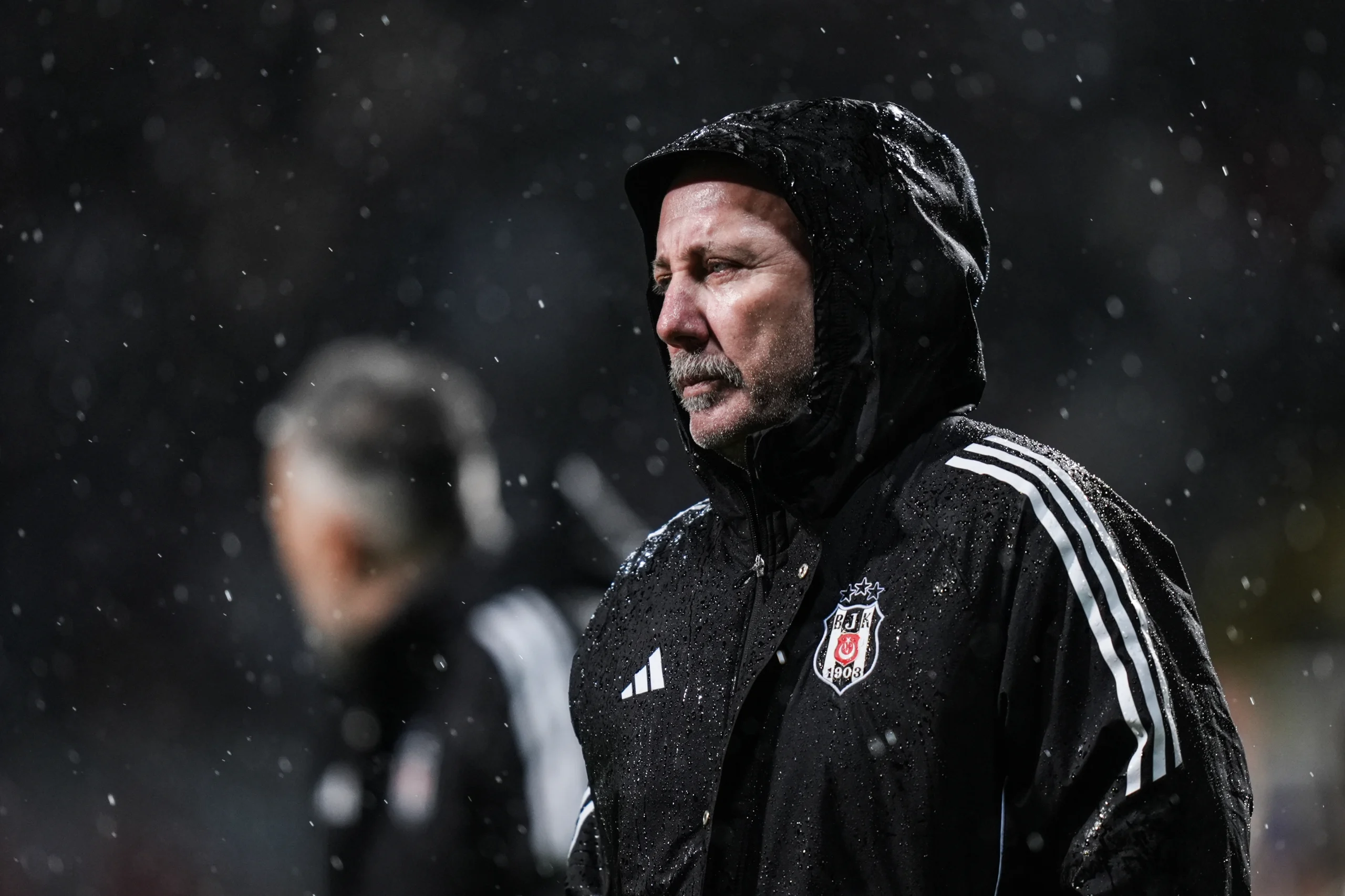 Eyüpspor'la 2-2 berabere kalan Beşiktaş’ta Sergen Yalçın, oyunun başında ciddi