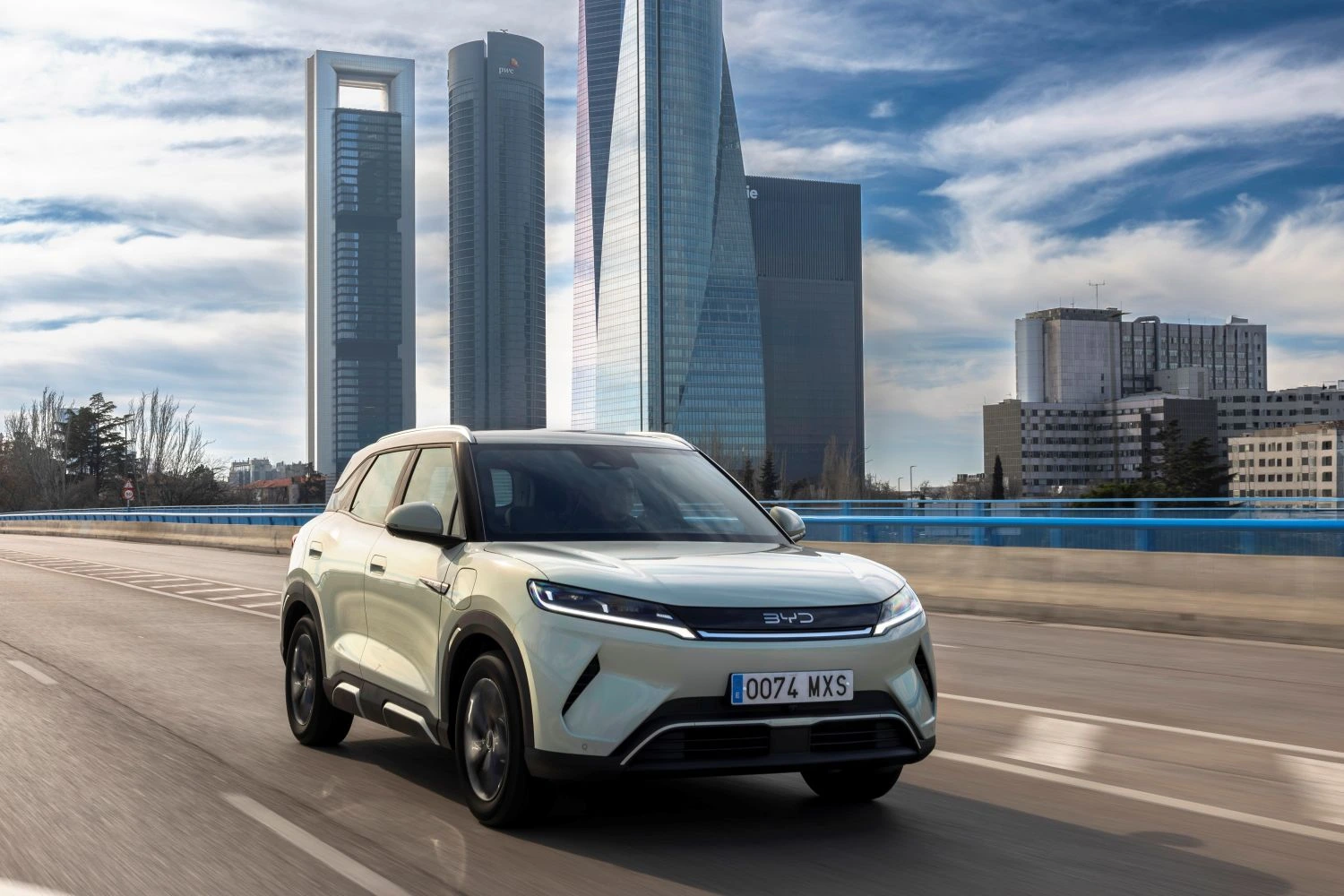 Çinli üretici BYD, yeni enerjili ve tam elektrikli araç satışında