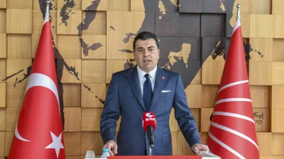 CHP’li Emre, İstanbul’da düzenlediği basın toplantısında yurttaşın refahını ve adaleti