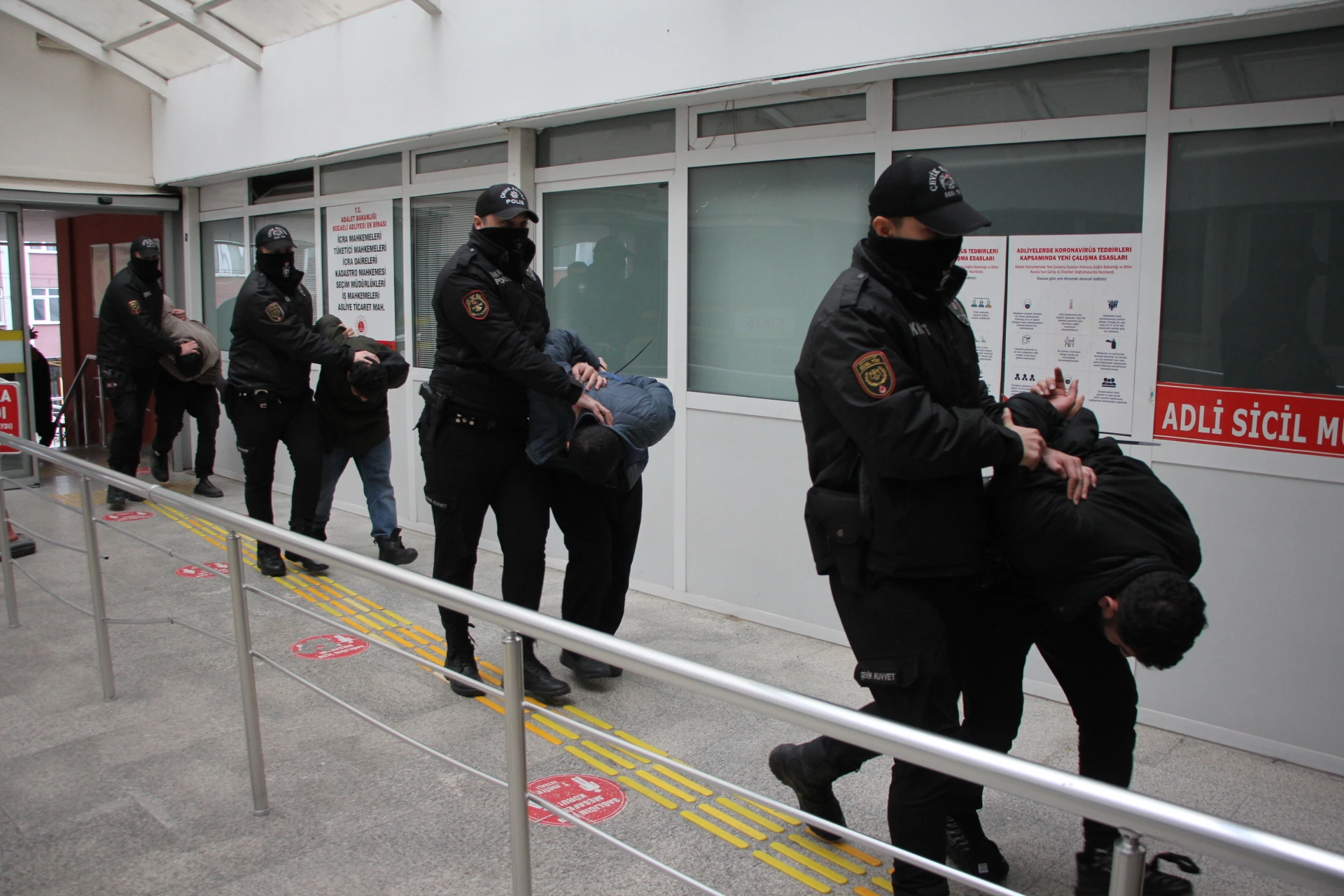 Kocaeli’de terör örgütleri DEAŞ ve El Kaide’ye yönelik yürütülen kapsamlı