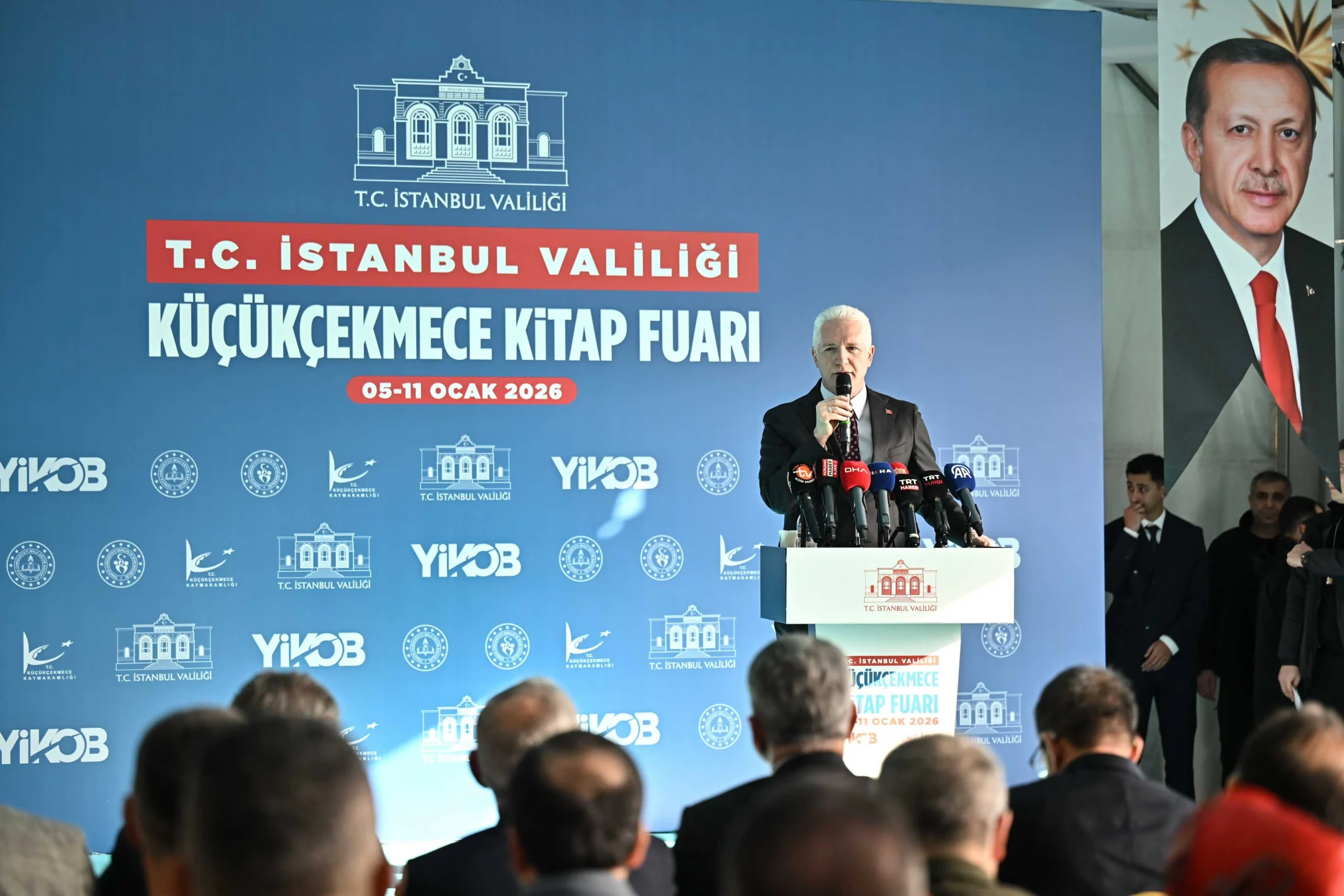 İstanbul Valiliği’nin öncülüğünde hayata geçirilen Küçükçekmece Kitap Fuarı, öğrenciler, öğretmenler