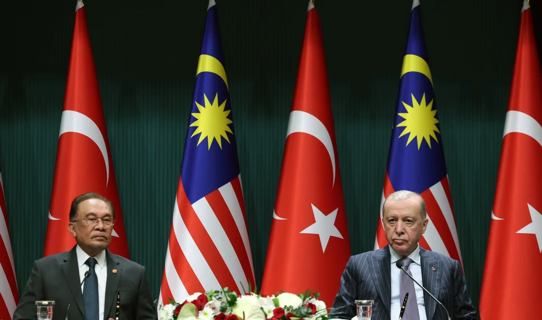 Türkiye ile Malezya Arasında Stratejik Anlaşmalar İmzalandı Ankara'da gerçekleşen Türkiye-Malezya Yüksek Düzeyli Stratejik İşbirliği Konseyi toplantısında iki