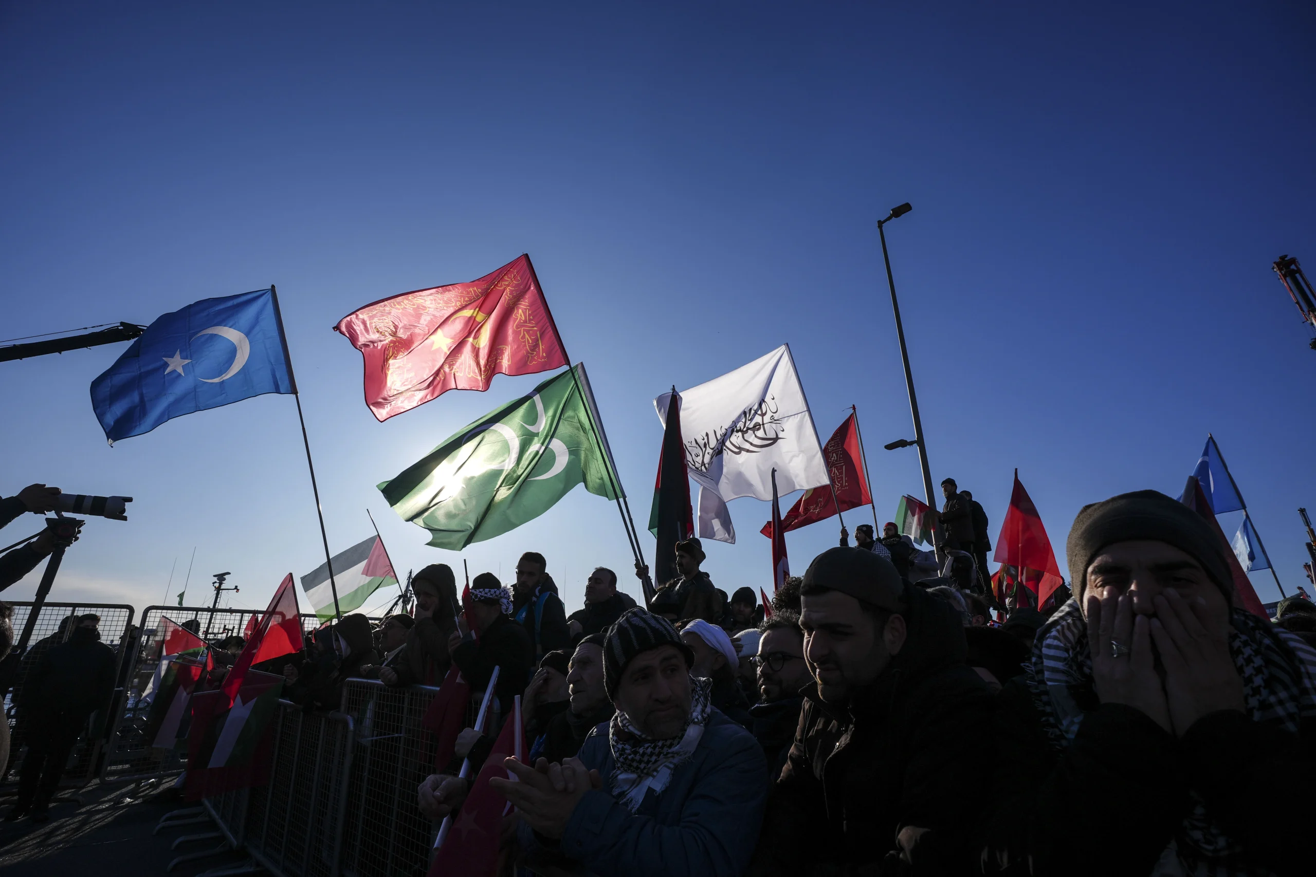 İstanbul, Filistin için ayağa kalktı; yüz binler Galata Köprüsü’nde Gazze’deki