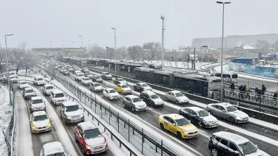 İzmir ve İstanbul'da kuvvetli yağış, fırtına ve karla karışık yağmur