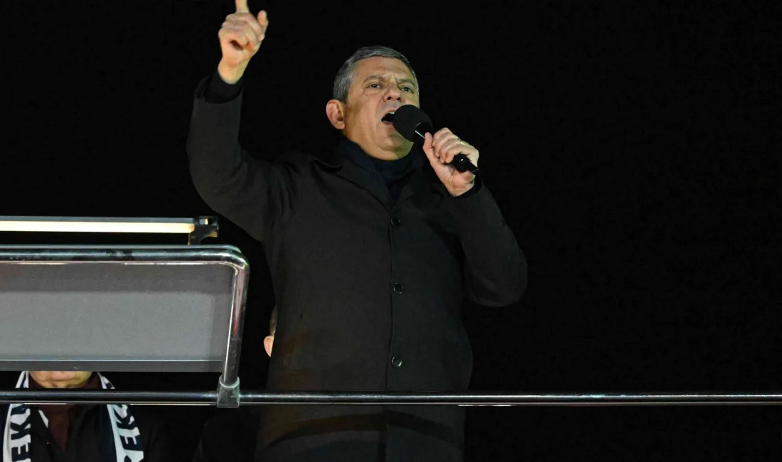 Özgür Özel Çekmeköy Mitinginde Konuştu: “Millet İradesine Sahip Çıkıyor” CHP Genel Başkanı Özgür Özel, partisinin “Millet iradesine sahip çıkıyor”