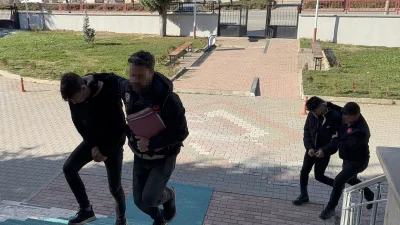 Konya’nın Seydişehir ilçesinde bir iş yerine düzenlenen uyuşturucu operasyonunda gözaltına