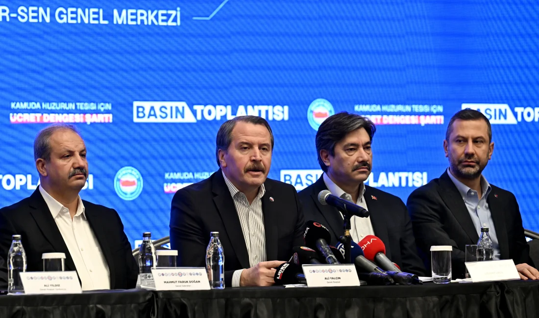 Memur-Sen Genel Başkanı Ali Yalçın, basın toplantısında kamu personel sistemi