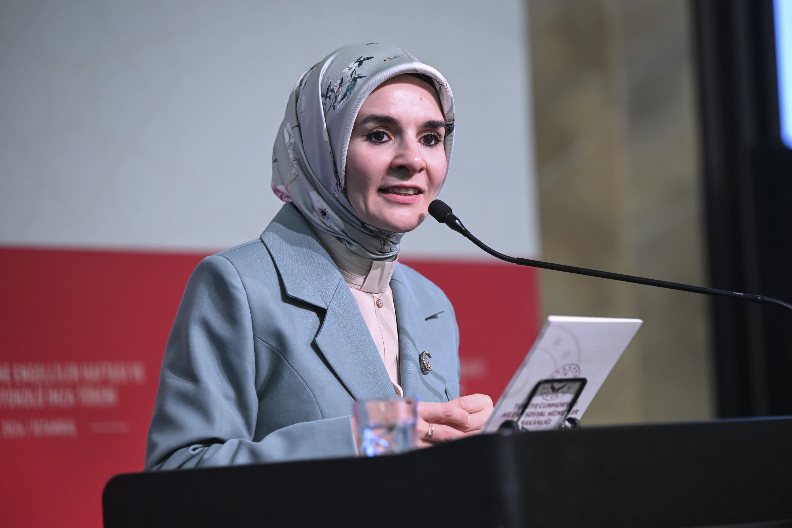 Aile ve Sosyal Hizmetler Bakanı Göktaş, engelli bireylerin kamuya atanmasında