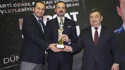 İstanbul’da gerçekleştirilen İpekyolu Yılın Altın Adamları Ödül Töreni'nde siyaset, ekonomi,