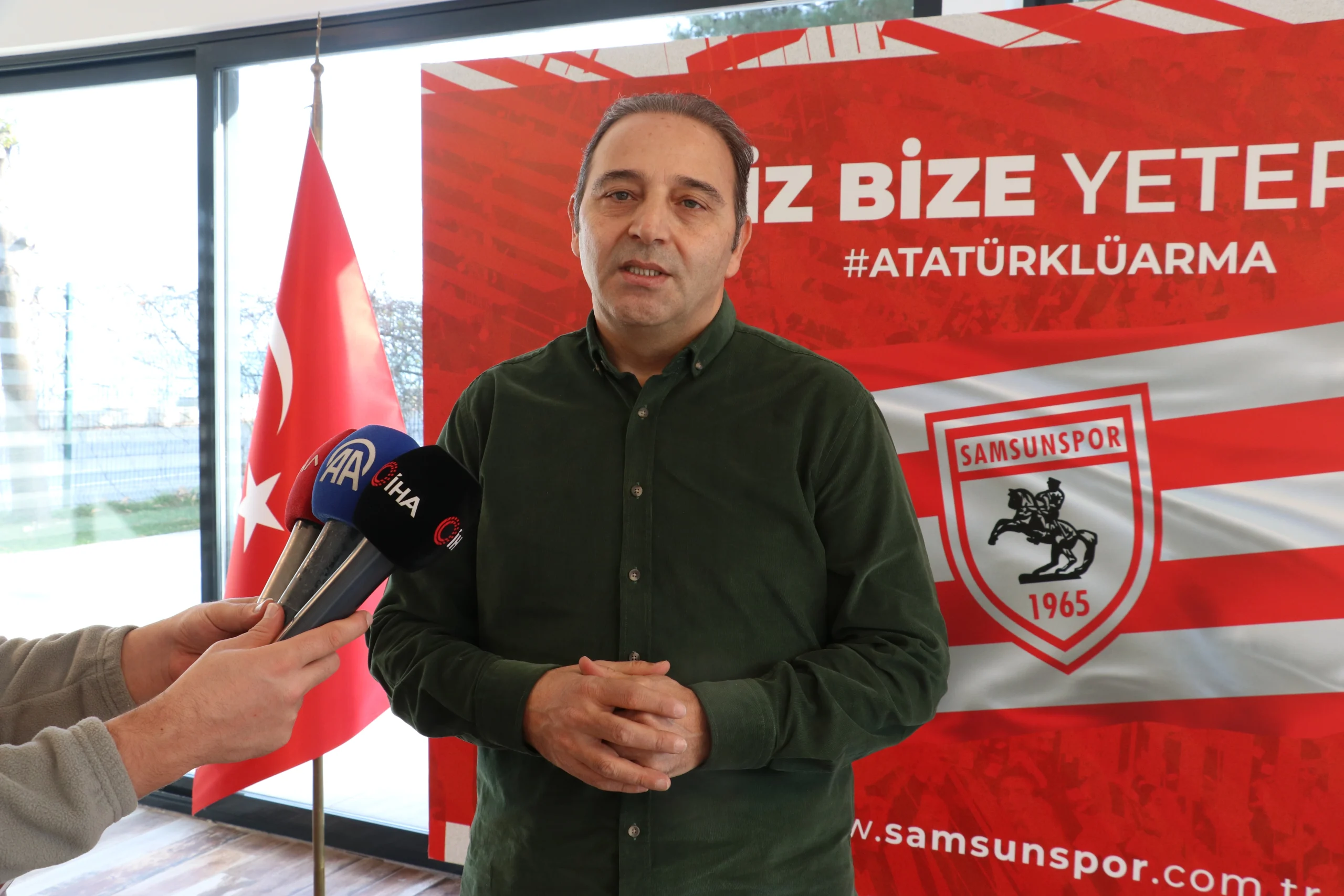 Samsunspor, devre arasında yerli kaleci, kanat, orta saha ve forvete