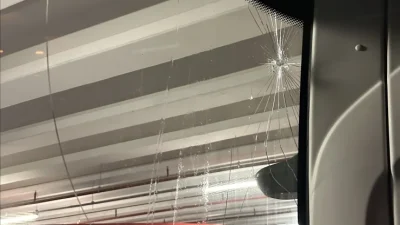 Trabzonspor, Antalyaspor karşılaşması öncesinde stadyuma hareket eden takım otobüsüne taşlı