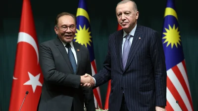 Cumhurbaşkanı Erdoğan, Malezya Başbakanı Enver İbrahim ile düzenlediği ortak basın