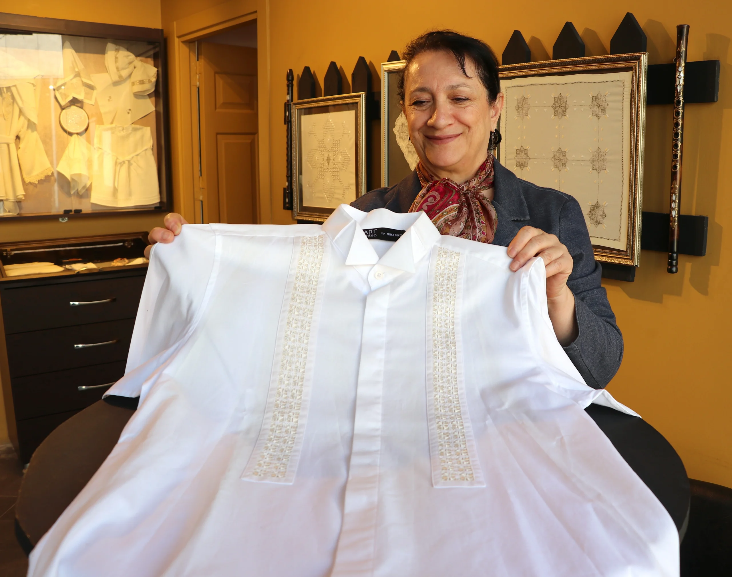 Gaziantep’te kadınların öncülüğünde yürütülen çalışmalarla, Antep işi nakışı modern tasarımlarla