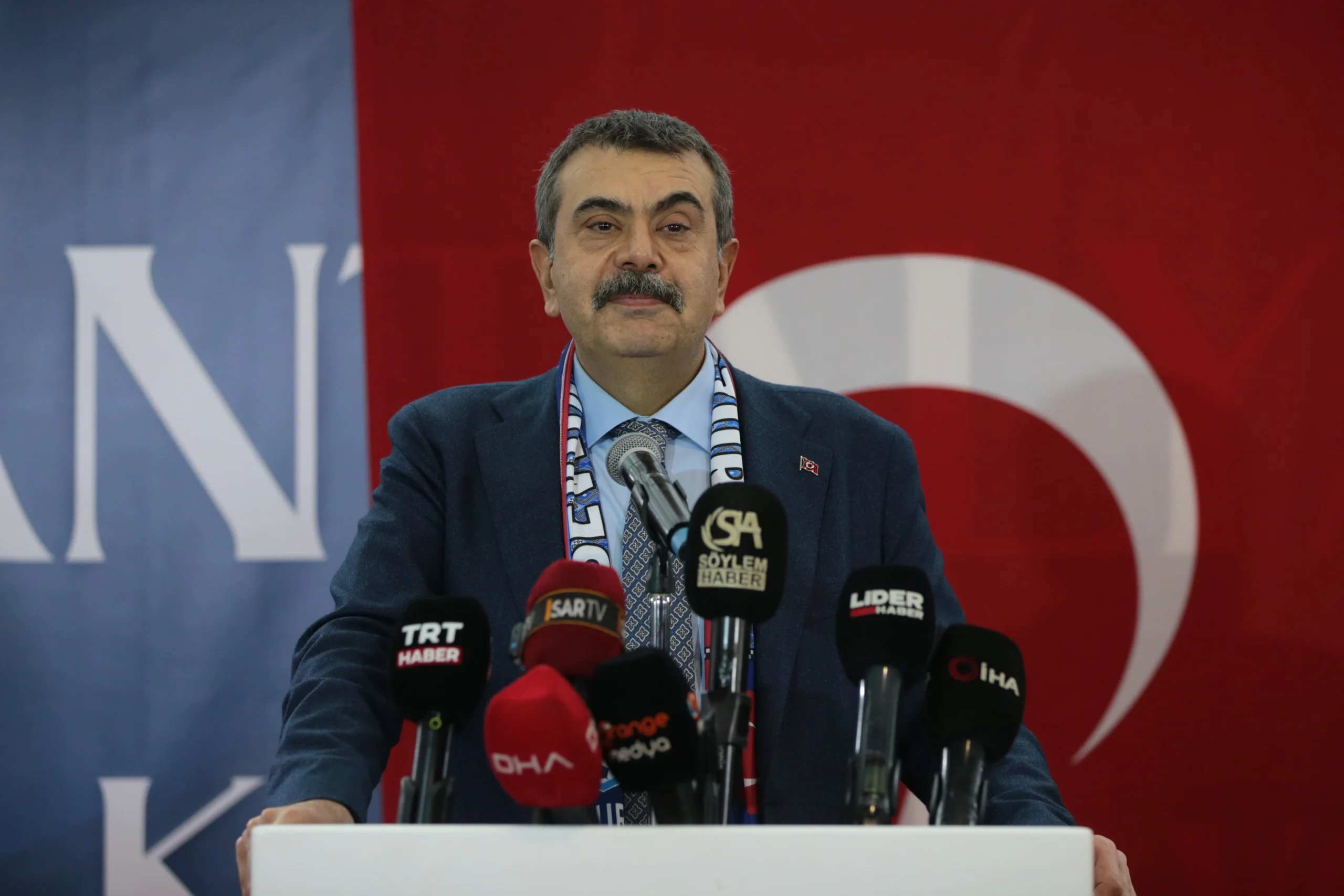 Antalya’da düzenlenen Erzurum Tanıtım Günleri’nin açılışı, iki bakanın katılımıyla gerçekleşirken,