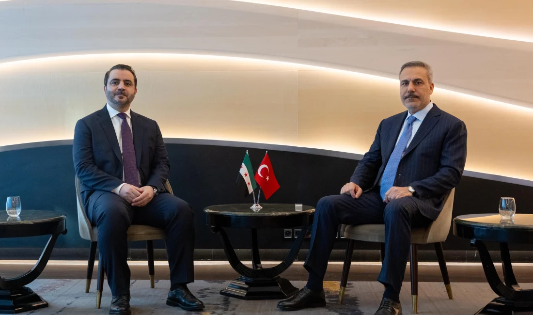 Bakan Fidan, Paris’te Suriyeli Mevkidaşı Şeybani ile Görüştü Dışişleri Bakanı Fidan, Paris’teki Ukrayna Konulu Gönüllüler Koalisyonu toplantısı kapsamında