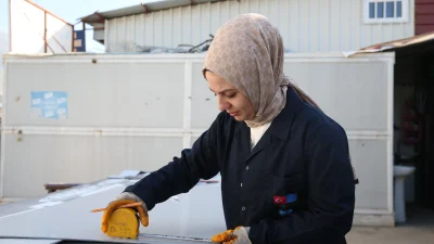 6 Şubat depremlerinde iş yerini kaybeden kadın girişimci Gülbahar Uzun,