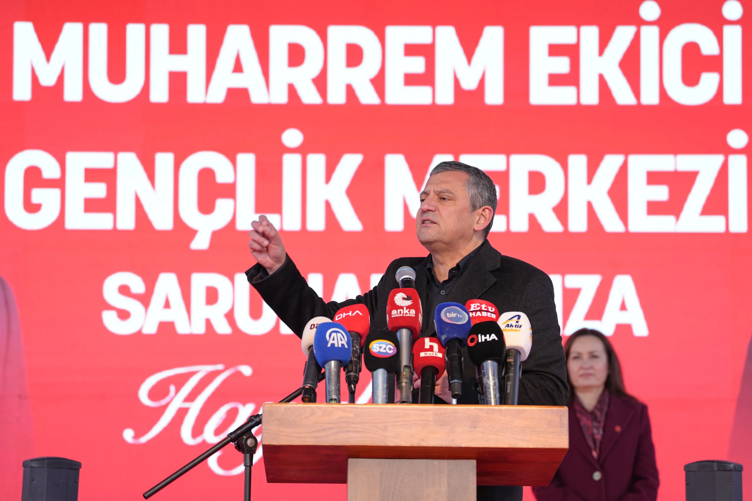 CHP Lideri Özgür Özel, Manisa’daki toplu açılış töreninde Türkiye'nin kutuplaşmadan