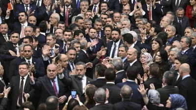 Akın Gürlek Meclis kavgası, yemin töreni sırasında yaşanan sert tartışma