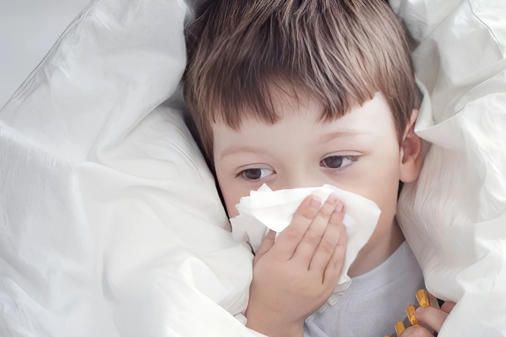 Uzmanlar, çocuklarda burun akıntısı, ateş ve öksürük gibi belirtilerde antibiyotiğe