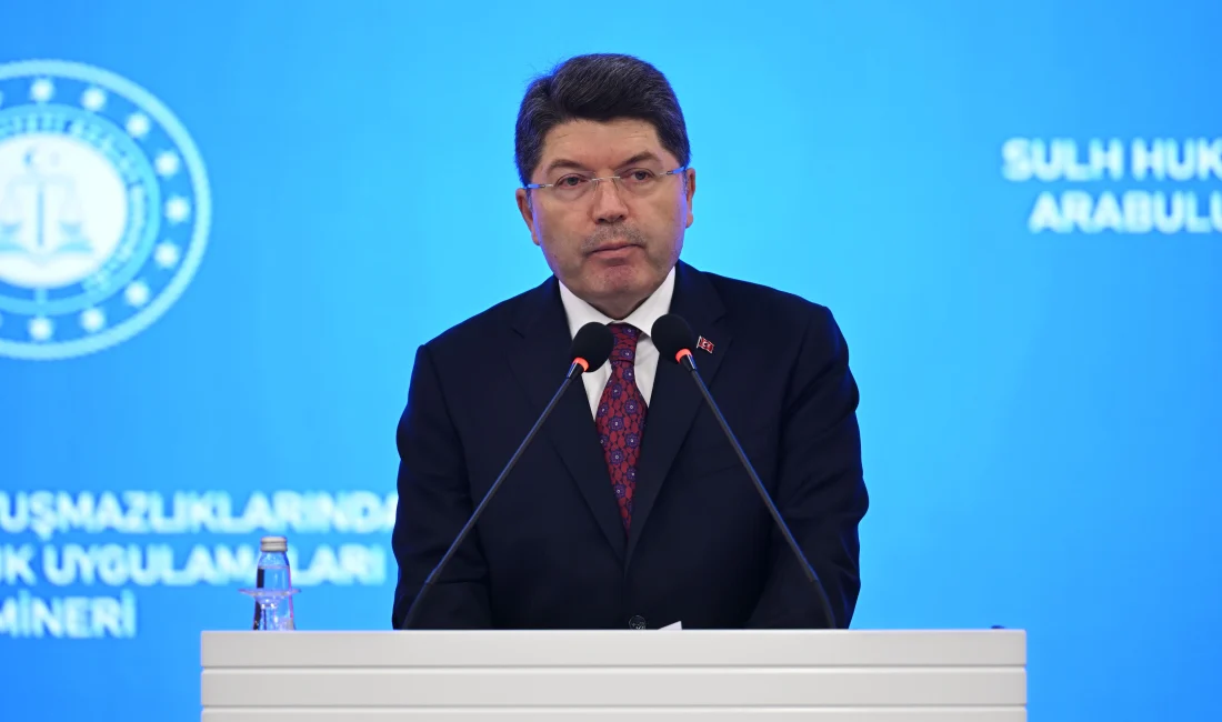 Adalet Bakanı Yılmaz Tunç, dijital dolandırıcılıklara karşı özellikle gençlerin banka