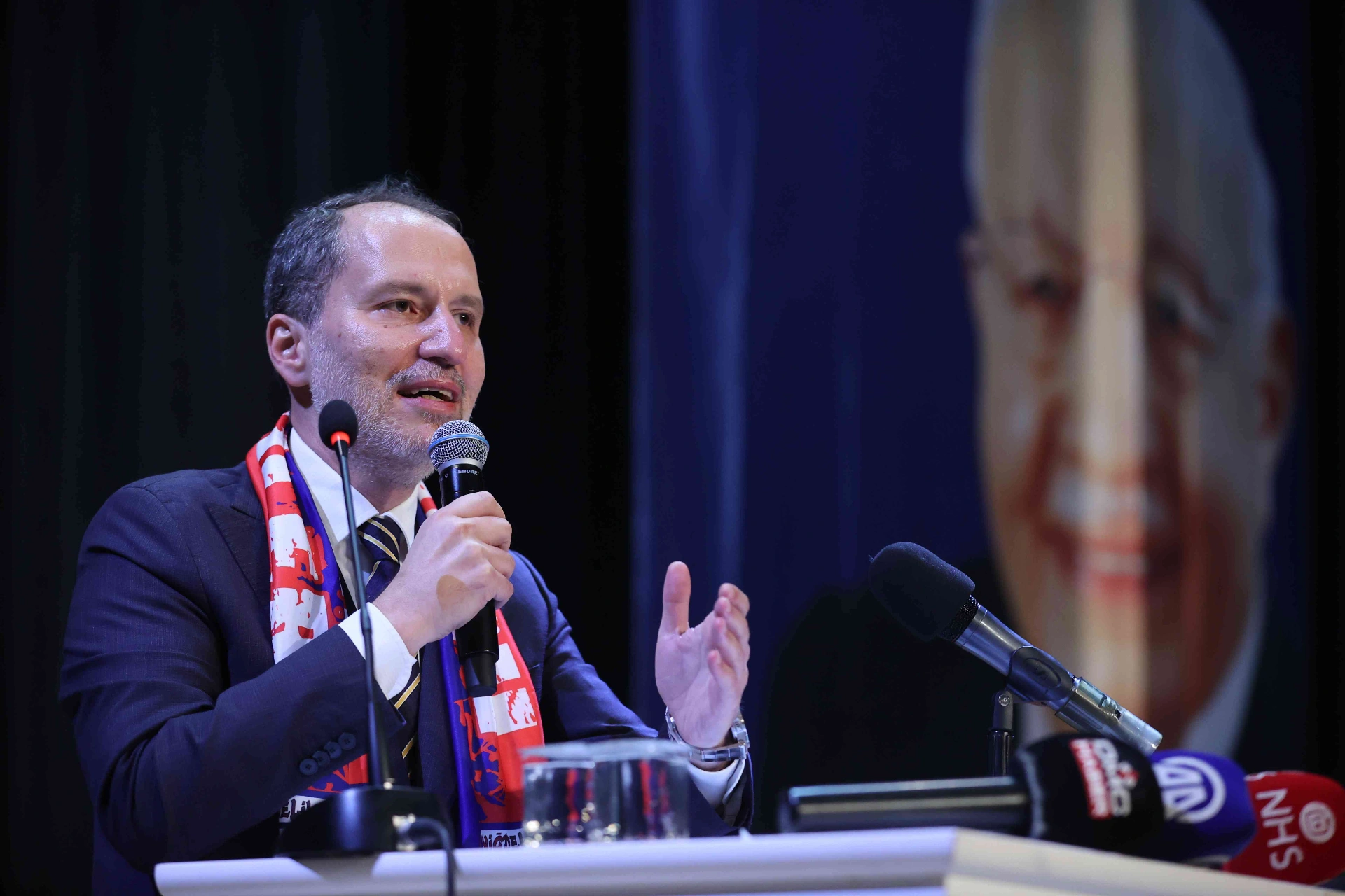 Fatih Erbakan Üçüncü Yol açıklamasıyla iki kutuplu siyasete karşı yeni