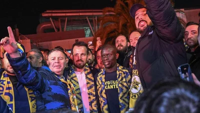 Fenerbahçe, dünyaca ünlü orta saha oyuncusu N'Golo Kanté’nin transferine ilişkin