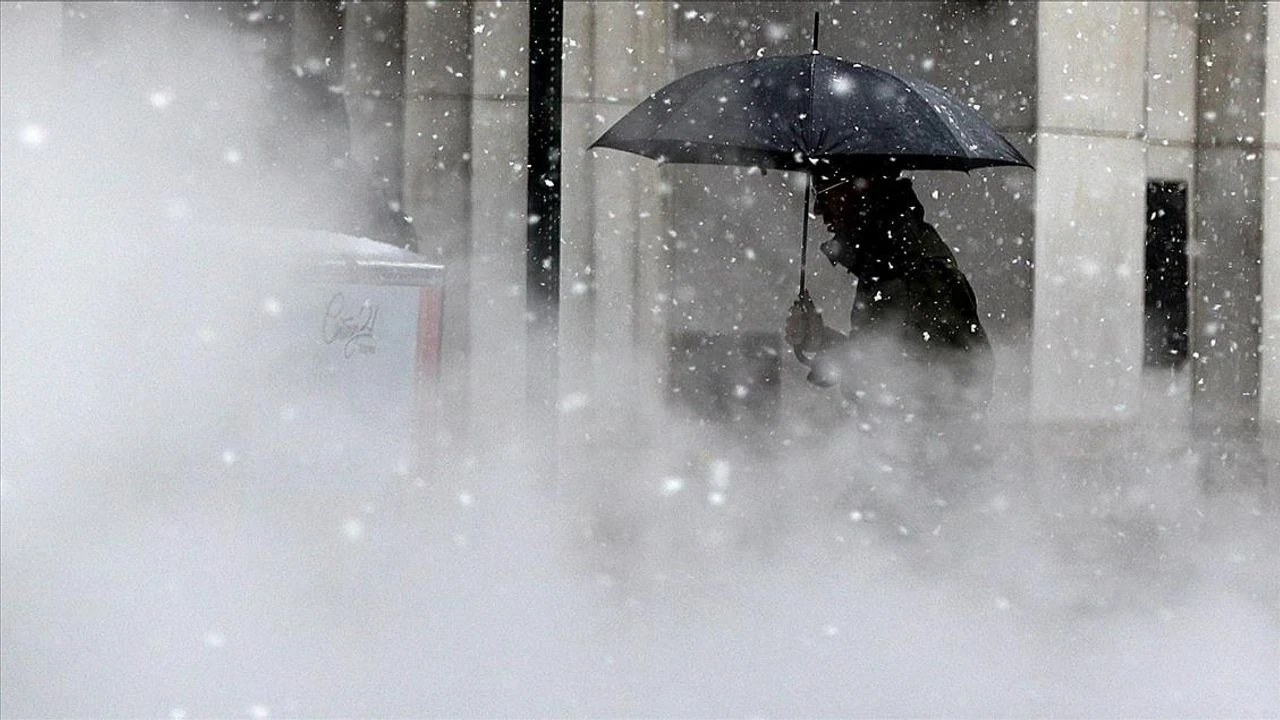 Meteoroloji, yurdun birçok bölgesinde etkili olması beklenen fırtına ve sağanak