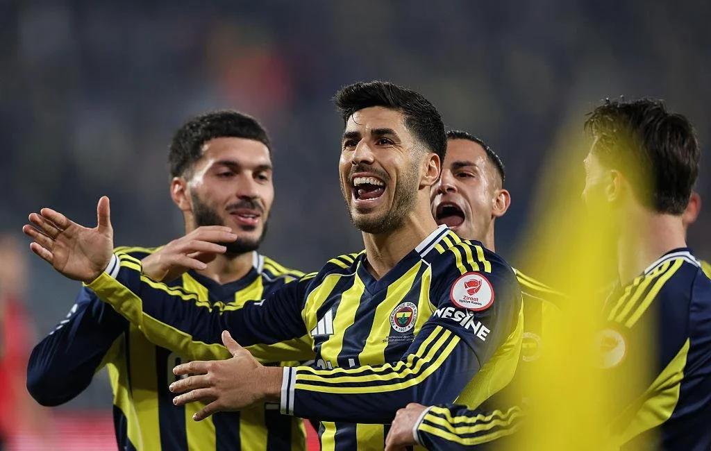 Fenerbahçe, Ziraat Türkiye Kupası’nda ilk yarısını geride kapattığı maçta Erzurum