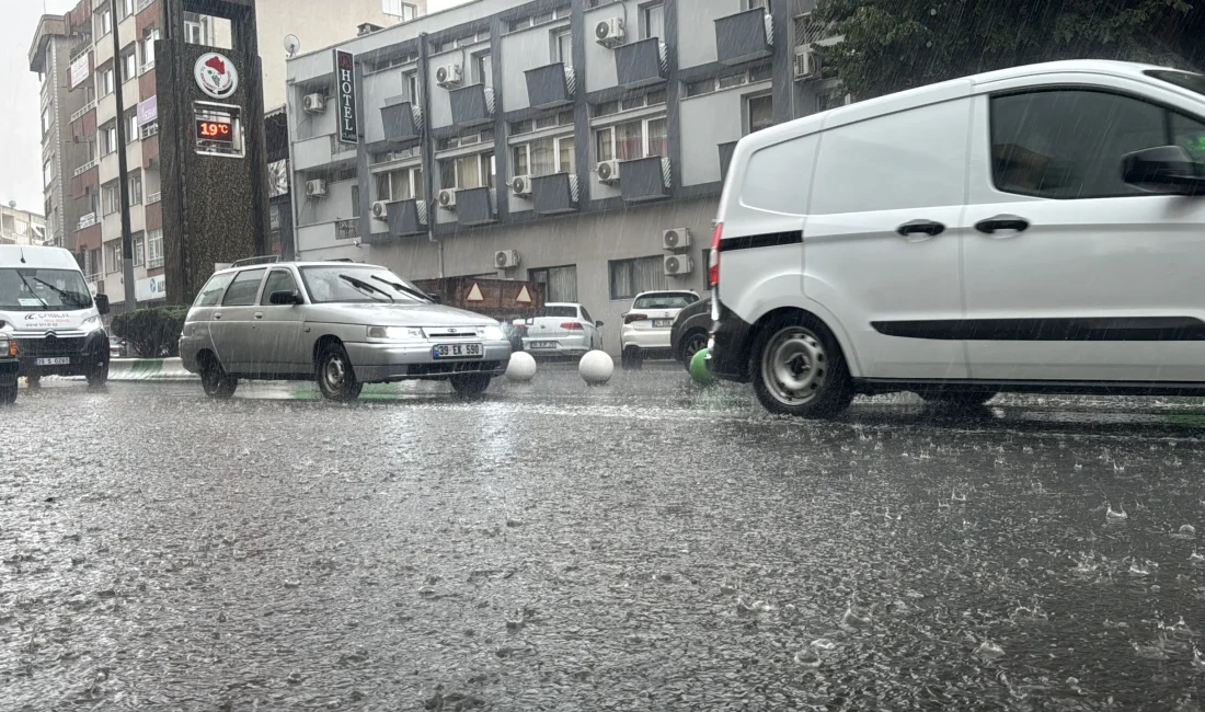 Meteoroloji, kuvvetli yağış ve fırtına beklentisi nedeniyle Türkiye genelinde 23