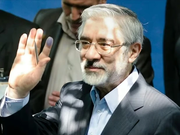 İran’da protestolarda binlerce kişinin hayatını kaybetmesi sonrası eski liderlerden gelen