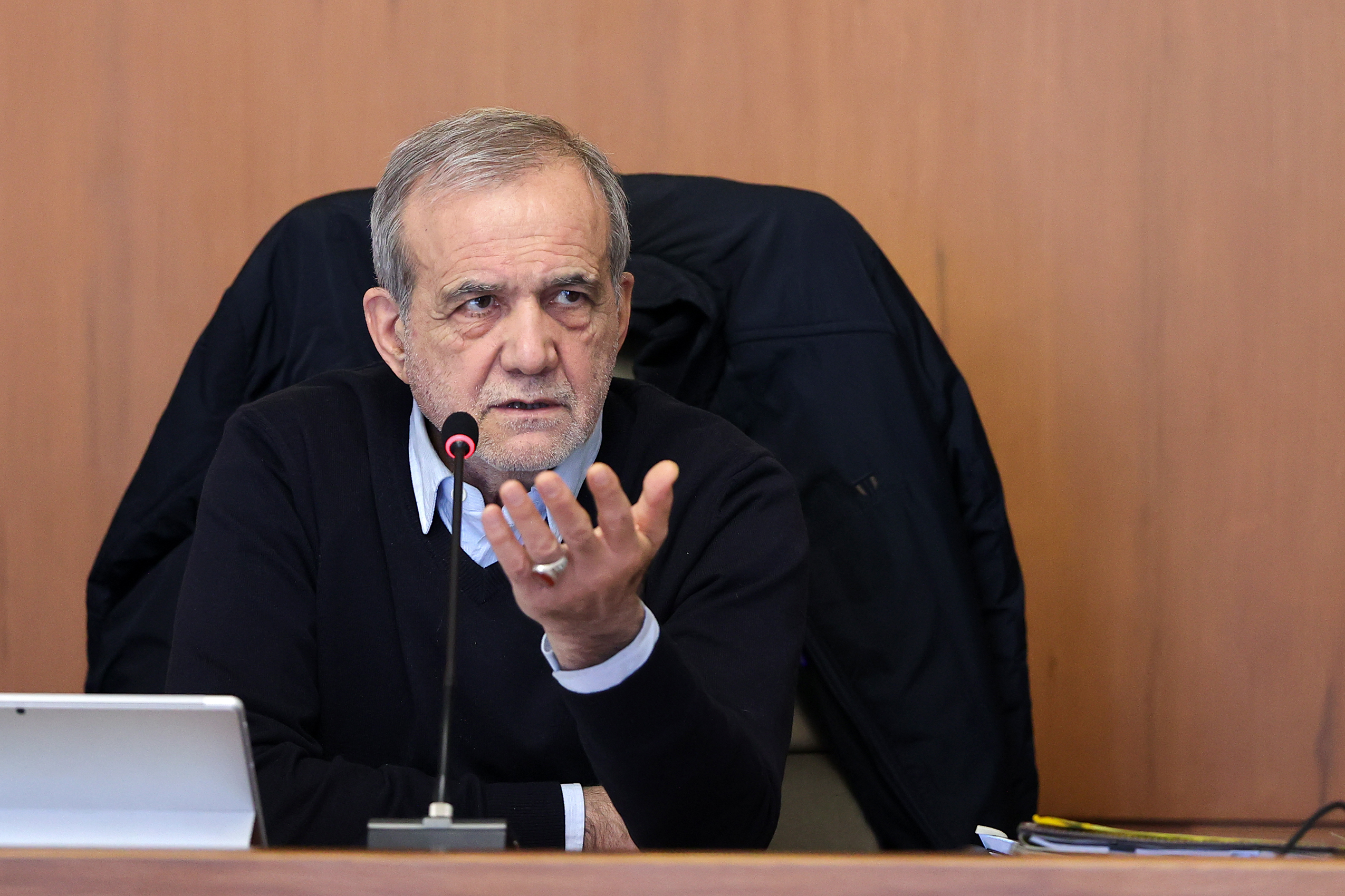 İran Cumhurbaşkanı Mesud Pezeşkiyan, ABD ile “adil ve eşit” müzakerelere