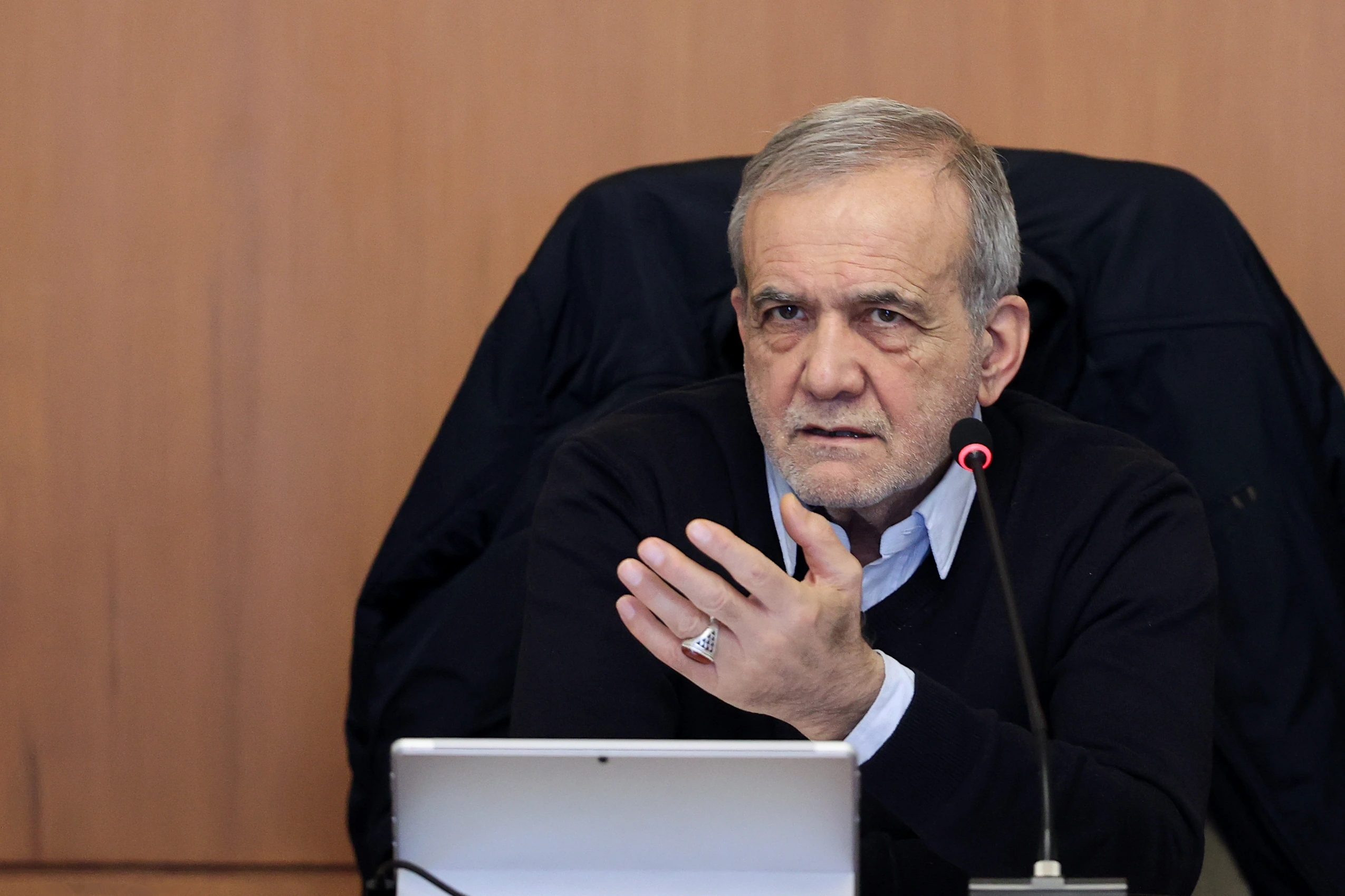 İran Cumhurbaşkanı Mesud Pezeşkiyan, ABD’nin askeri baskı ve tehditlerine karşı