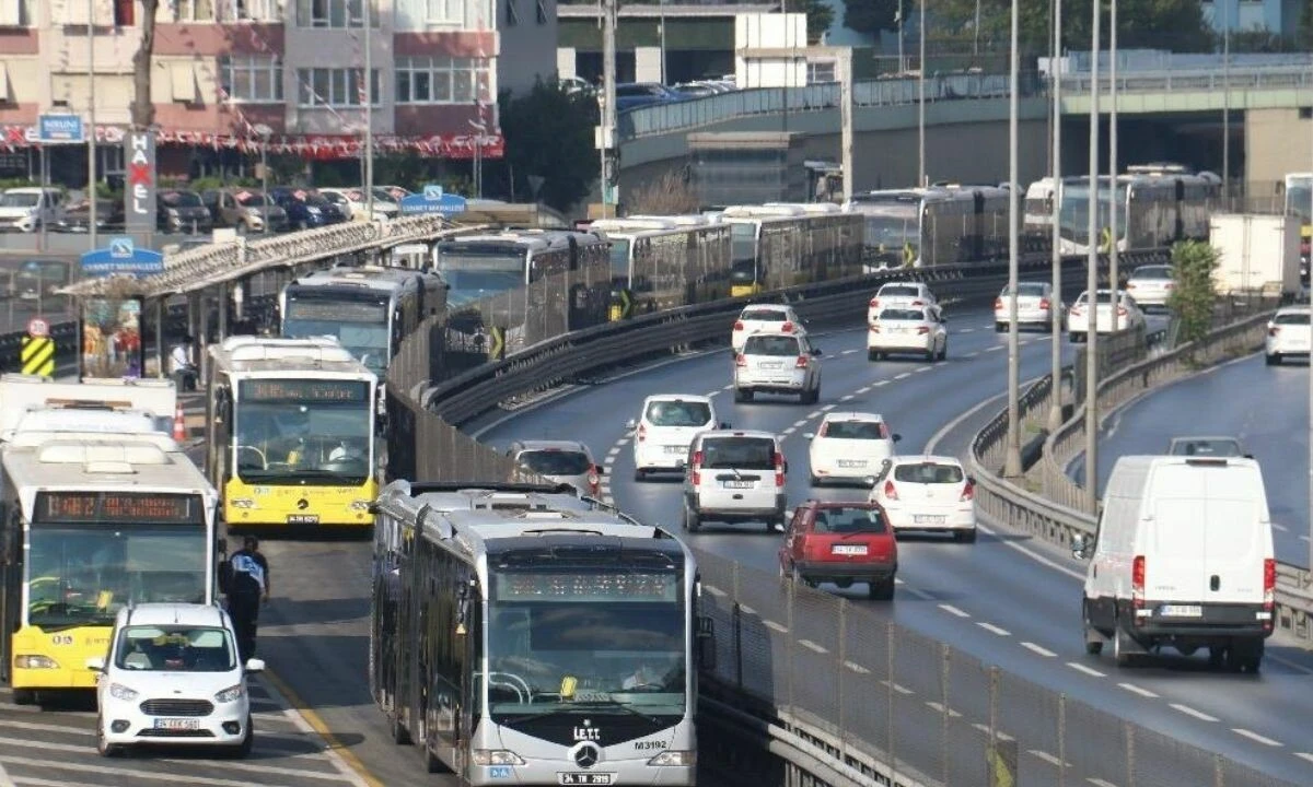 İstanbul Büyükşehir Belediyesi, toplu taşıma, taksi ve okul servis ücretlerine