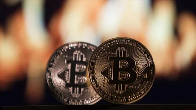 Kripto para piyasasında sert satışlar hız kazanırken, Bitcoin 72 bin